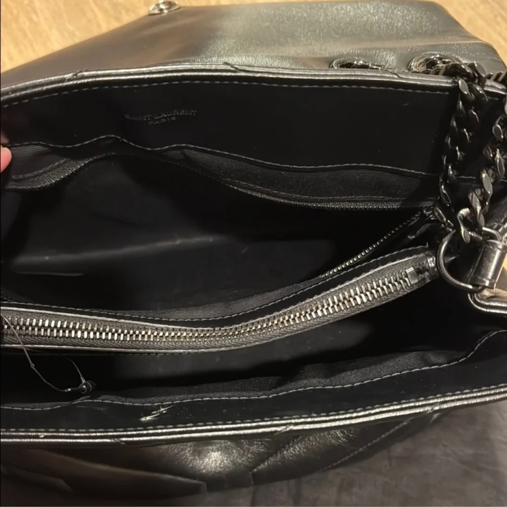 Loulou Medium Crossbody Bag - black on black - Picture 8 of 12